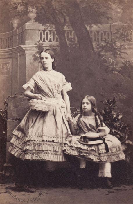Miss Anna Lee and Miss Lucy Lee