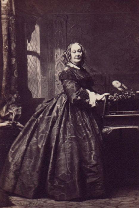 The Honourable Lady Pakenham