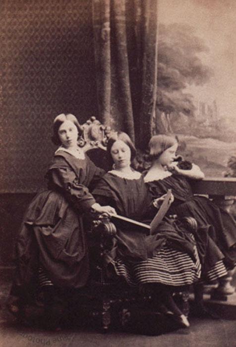 Misses Maud, Mabel and Mary Lindsay