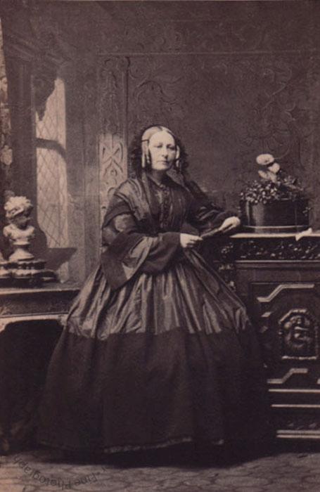 Mrs Peter Carey