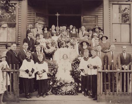 Mourners on a wooden porch II