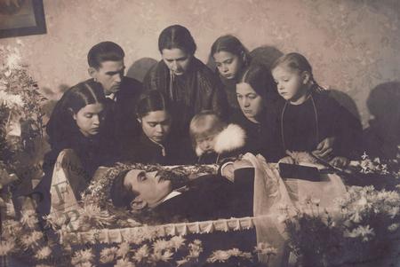 Mourning a dead father